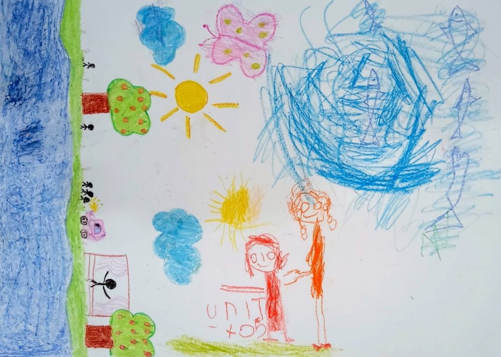 Djeca sudjeluju u otvorenom studiju art terapije u bolničkom okruženju kroz slobodno likovno stvaranje.