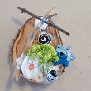 Vizualizacija unutarnjih emocionalnih iskustava kroz kreativni proces u okviru Nature-Based Art Therapy (NBAT).